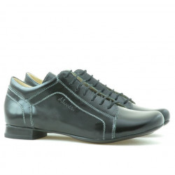 Damskie buty casual 645 czarna lakierowana skóra