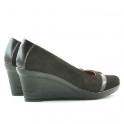 Damskie buty casual 647 w kolorze kawy z weluru