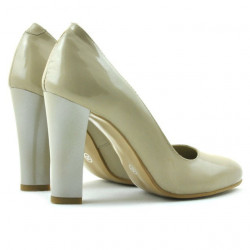 Eleganckie buty damskie 1214 lakierowane beżowe