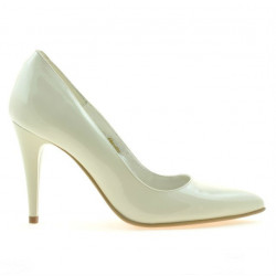 Eleganckie buty damskie 1246 lakierowane beż01