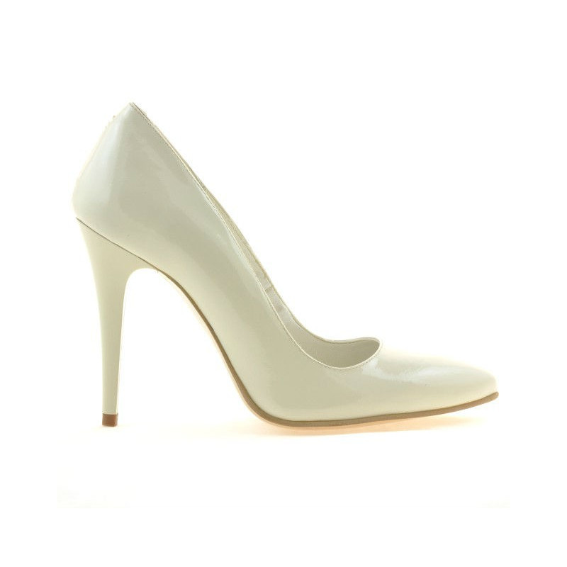 Eleganckie buty damskie 1241 lakierowane beżowe01