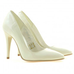 Eleganckie buty damskie 1241 lakierowane beżowe01
