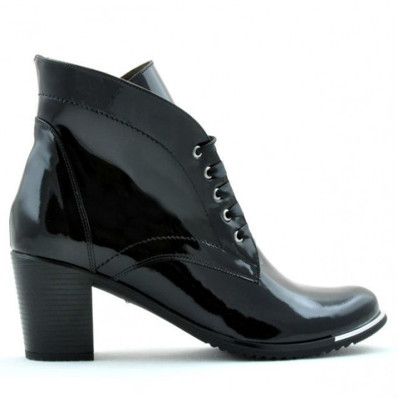 Damskie botki 3299 czarny lakierowany