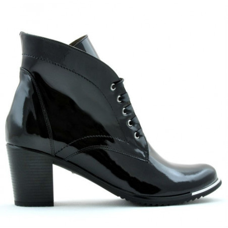 Damskie botki 3299 czarny lakierowany