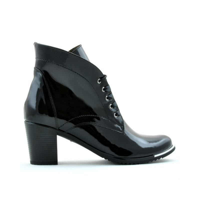 Damskie botki 3299 czarny lakierowany
