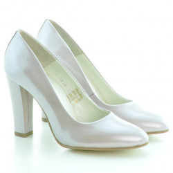Eleganckie buty damskie 1214 lakierowane beż perłowy
