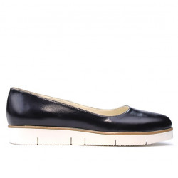 Damskie buty casual 677 lakierowane indygo