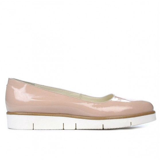 Damskie buty casual 677 lakierowane nude