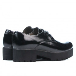 Casualowe buty damskie 660 lakier czarny01