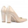 Eleganckie buty damskie 1261 lakierowane perłowy beż