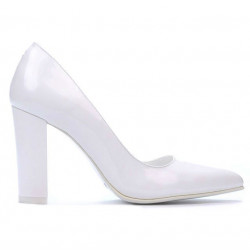 Eleganckie buty damskie 1261 lakierowane białe