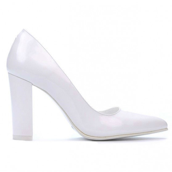 Eleganckie buty damskie 1261 lakierowane białe