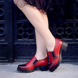 Damskie buty casual 684 w czerwonym kolorze