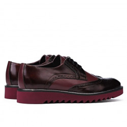 Półbuty casual męskie 831 lakier bordo łączony
