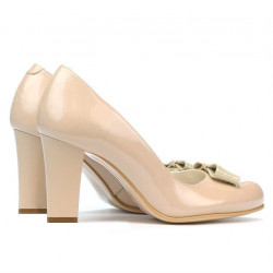 Eleganckie damskie buty 1245 lakierowane kość słoniowa połączone