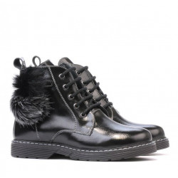 Czarne lakierowane buty dziecięce 3010