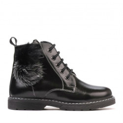 Czarne lakierowane buty dziecięce 3010