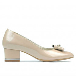 Eleganckie buty damskie 1270 lakier kość słoniowa