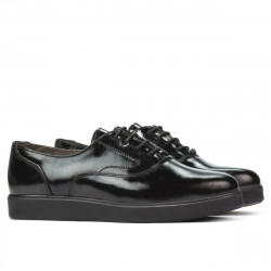 Czarne lakierowane damskie buty casual 664