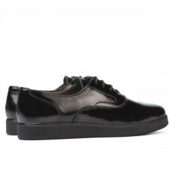 Czarne lakierowane damskie buty casual 664