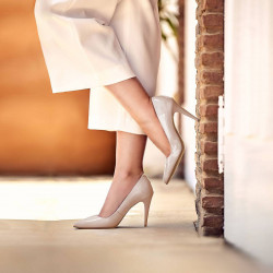 Eleganckie buty damskie 1246 lakierowane beż perłowy lifestyle