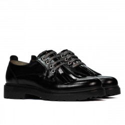 Damskie pantofle casual 6025 lakier czarny