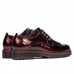 Damskie buty casual 6025 lakier bordowy