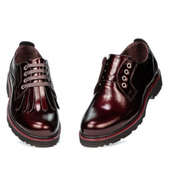 Damskie buty casual 6025 lakier bordowy