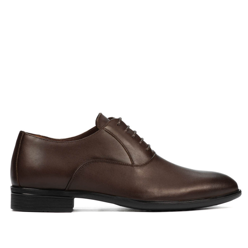 Eleganckie buty męskie 876 a kawa