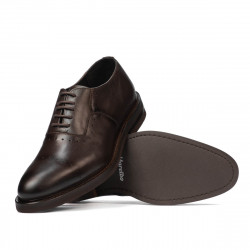 Eleganckie buty męskie 937 a kawa