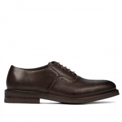 Eleganckie buty męskie 937 a kawa