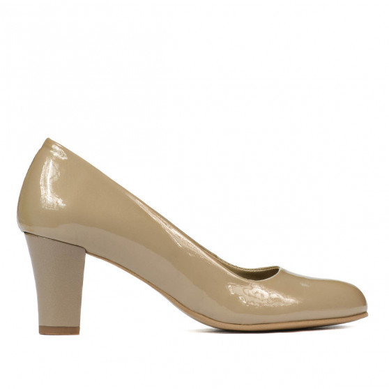 Eleganckie buty damskie 1209 lakierowane beżowe