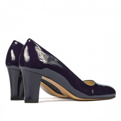 Eleganckie buty damskie 1209 lakierowane indygo