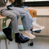 Małe buty dziecięce 72c róż perłowy lifestyle