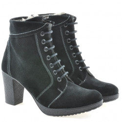 Damskie botki 3231 czarny welur