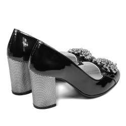 Eleganckie buty damskie 1272 lakier czarny