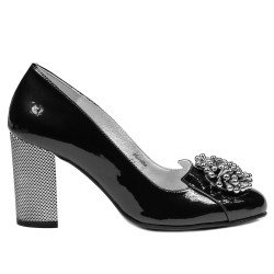 Eleganckie buty damskie 1272 lakier czarny