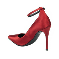 Eleganckie damskie buty 1311 z czerwonego satynu