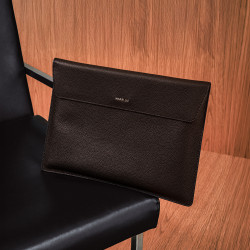 Pokrowiec na laptopa 309g 01 biz czarny lifestyle