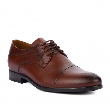 Eleganckie buty męskie 822-1 w koniakowym kolorze