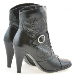 Damskie botki 1102 czarny lakier crep