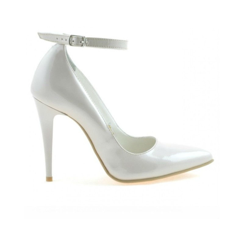 Eleganckie buty damskie 1247 lakierowane perłowy beż