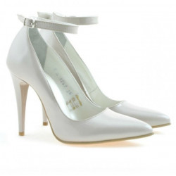 Eleganckie buty damskie 1247 lakierowane perłowy beż