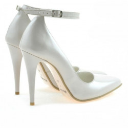 Eleganckie buty damskie 1247 lakierowane perłowy beż