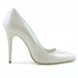 Eleganckie damskie buty 1241 lakierowana kość słoniowa
