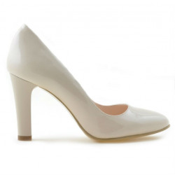Damskie eleganckie buty 1243 lakierowane kości słoniowej