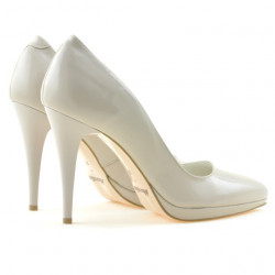 Eleganckie buty damskie 1244 lakierowane beżowe perłowe