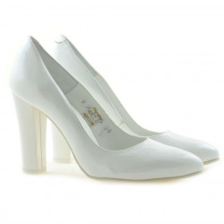 Eleganckie buty damskie 1214 lakierowane białe